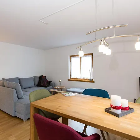 דירה Chasa Praem, *