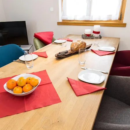 דירה Chasa Praem, *